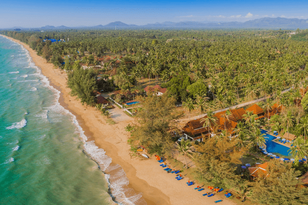 Circuit:Bang Saphang, Coral Beach Resort en petit-déjeuner américain à partir de  900 €